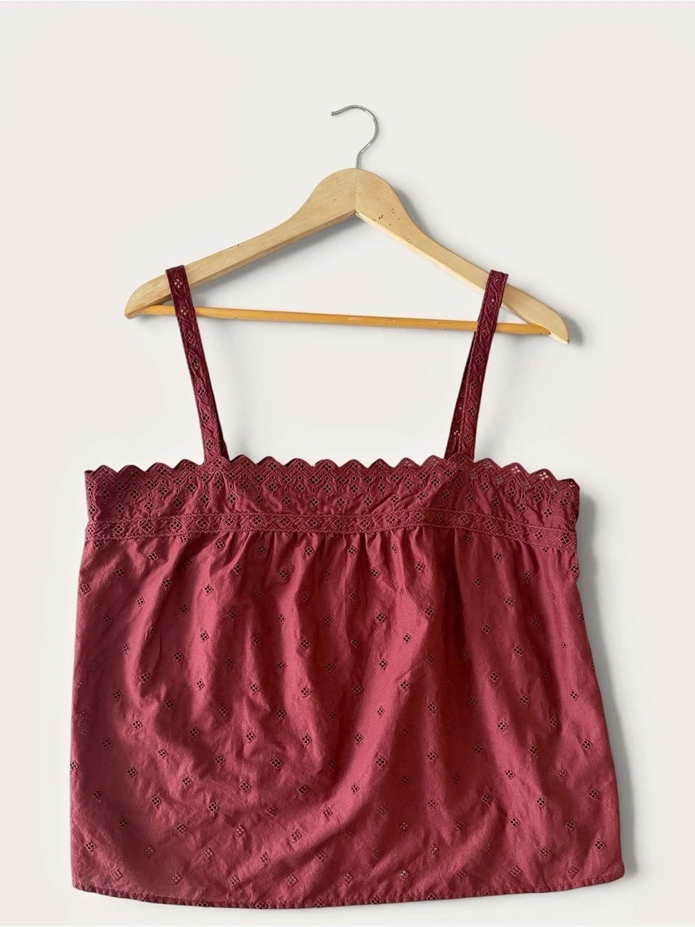 Madewell Eyelet Cami in Burgundy Size Large NWT